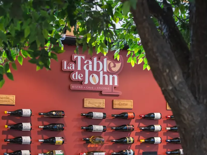 enseigne lumineuse caen La table de John